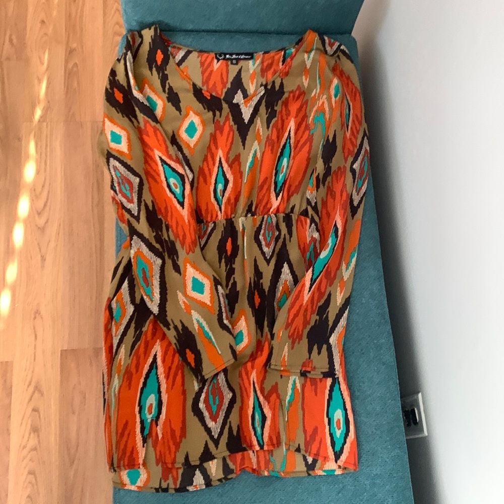 Blouse cinch waist .  Size small.  Like new.